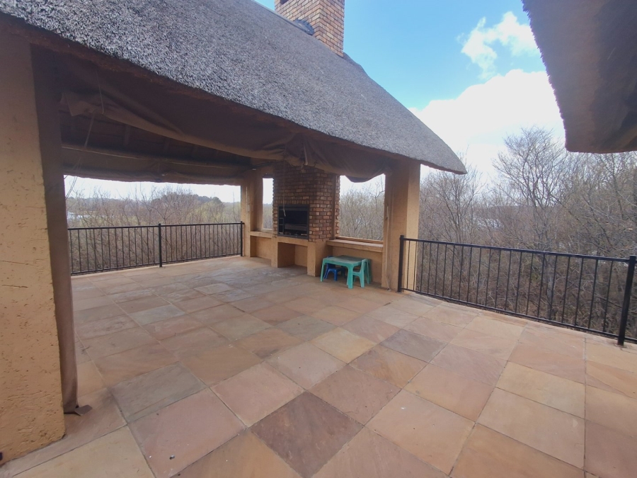 4 Bedroom Property for Sale in Boschenvaal River Front Lodges Free State